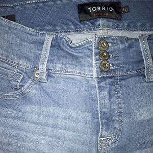 light washed high waisted jeggings